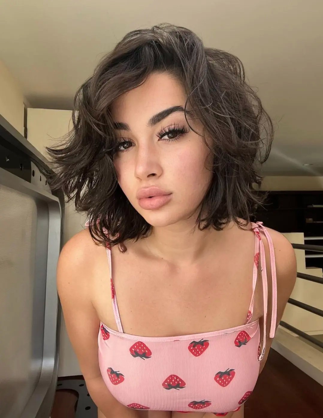 Tütünlü Kendine Güvenen Kadın Bayan Escort Ayla