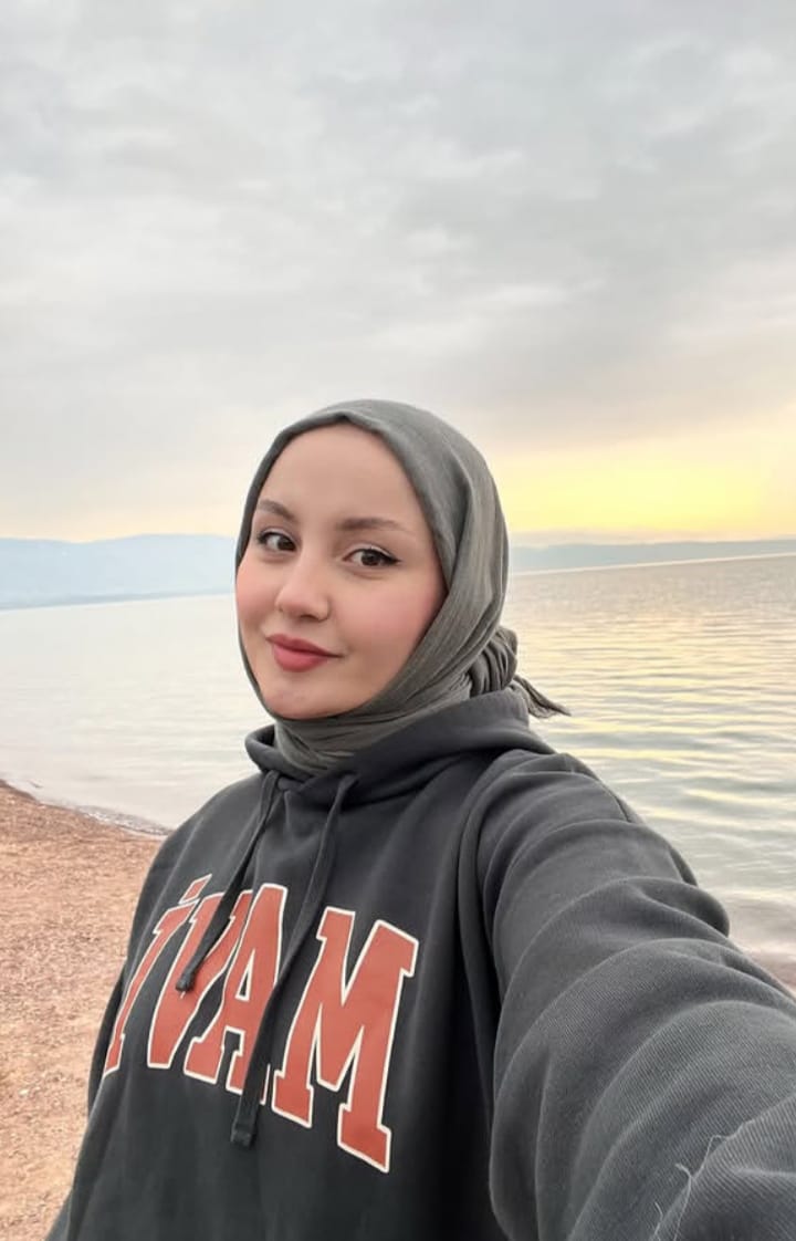 Zekeriyaköy Liseli Bayan Escort Aimee